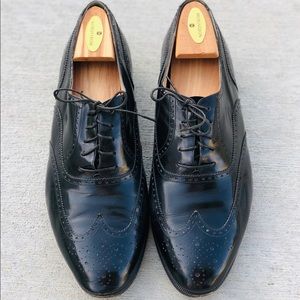 Salvatore Ferragamo Mens Black Dress Wingtip Shoes